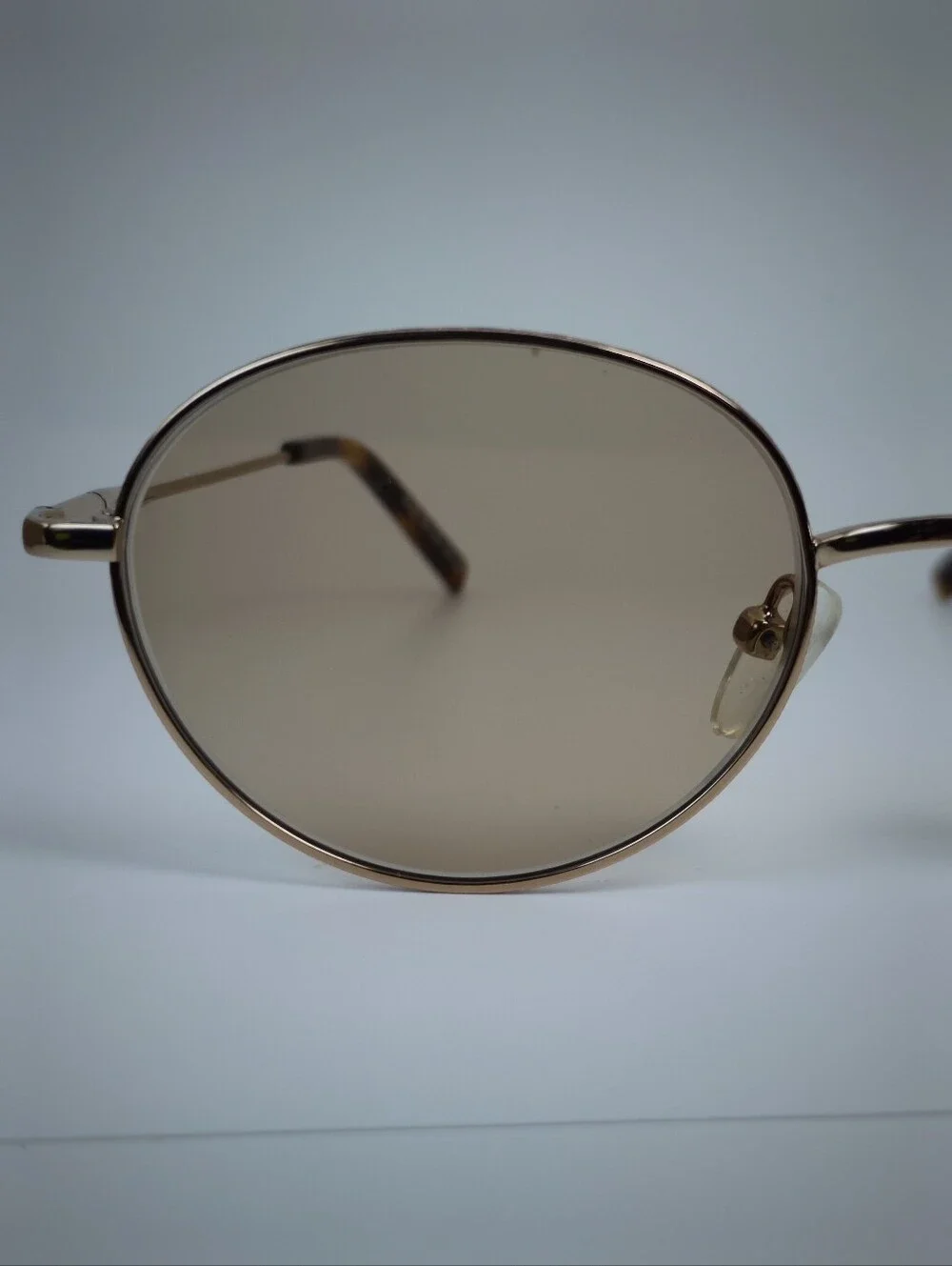Film. Classic Round Women's Gold Eyewear.